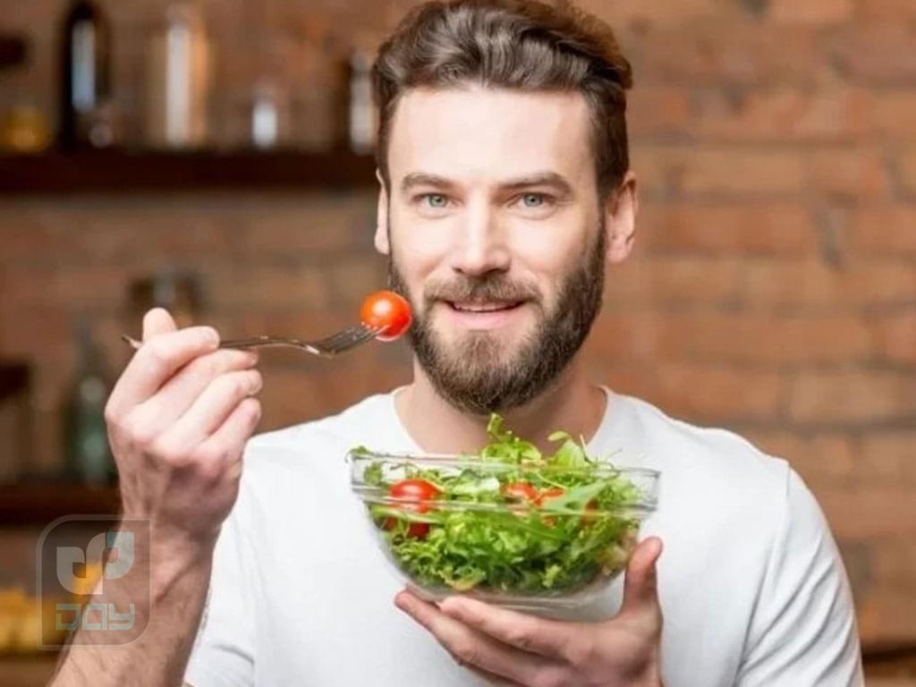 بعد از کاشت مو چی بخوریم؟ راهنمای کامل تغذیه برای رشد بهتر موها 4 بعد از کاشت مو چی بخوریم-3